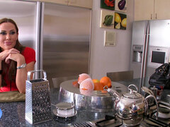 Avsugning, Brunett, Handjobb, Man, Italiensk, Kök, Kontor, Fru