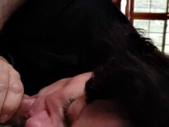 Nana, Gros seins, Sucer une bite, Brunette brune, Femme couguar, Hard, Mature, Mère que j'aimerais baiser