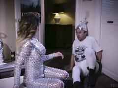 Stor røv, Hundestilling, Fetish, Knytnæve, Håndjob, Slikning, Mor jeg gerne vil kneppe, Strapon