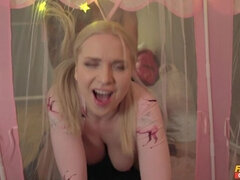 Enthousiasteling, Blond, Sperma in gezicht, Likken, Moeder die ik wil neuken, Natuurlijke tieten, Russisch, Kort haar