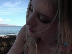 Amateur, Sucer une bite, Petite amie, Branlette thaïlandaise, Orgasme, Public, Avaler, Mouillée