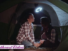 Hatalmas hátsó, Tekintélyes didik, Gépkocsi, Csókolózás, Érett feleség, Filigrán alkatú, Nuni, Begyek