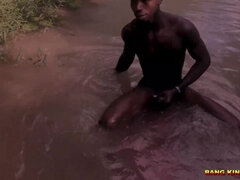 Store smukke kvinder, Komme på ansigtet, Give finger, Latinsk, Naturlige bryster, Udendørs, Hård sex, Teenager