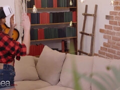 Grote mammen, Gevangen, Europees, Hd, Lesbisch, Geschoren, Zuigen, Tieten likken