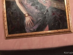 Ξανθιά, Στο πρόσωπο, Τακούνια