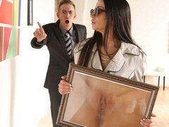 Stora tuttar, Sperma shot, Doggystyle, Handjobb, Onani, Rakad, Strippning, Tuttar