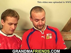 Vakker, Blond, Kukk suging, Cougar, Dype svelg, Onani, Stemor, Trekant