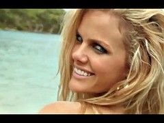 Bikini, Blondine, Prominente