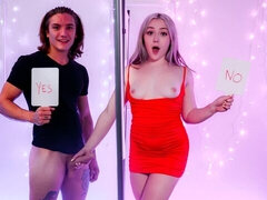 18 let, Velký zadek, Velké péro, Blondýna, Kuřba, Přírodní prsa, Teenka, Kozičky