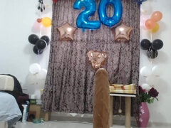 Amatööri, Rintava, Vibraattori, Luonnolliset tissit, Soolo, Teini, Lelut, Nettikamerta