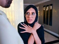 Μεγάλος κώλος, Πίπα, Μελαχροινή, Σε στάση σκύλου στα τέσσερα, Γυαλιά, Μαλλιαρός, Ώριμη γυναίκα, Τατουάζ