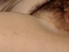 Enthousiasteling, Grote mammen, Bruinharig, Gapende, Harig, Kut duiken, Tatoeage