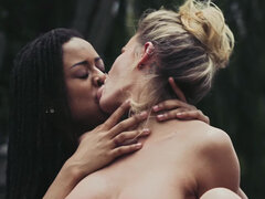 Röv slick, Blondin, Bil, Fetisch, Fingering, Kysser, Piercing, Tatuering