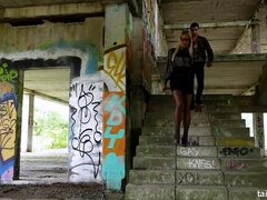 Blondine, Pik sutte, Sædskud, Briller, Hårdt, Udendørs, Satin, Strømper