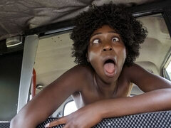 Cul, Noire, Sucer une bite, Voiture, Poilue, Branlette thaïlandaise, Interracial, De plein air
