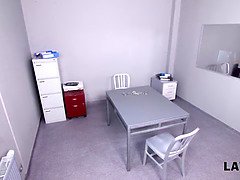 Χοντρούλα, Σε στάση σκύλου στα τέσσερα, Ηδ, Φυλακή, Ο γιος, Έφηβος, Ισπανικό, Στολή