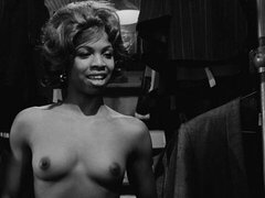 Amatør, Badeværelse, Stor røv, Store bryster, Brunette, Mor jeg gerne vil kneppe, Svømmepøl