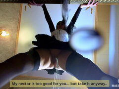 Enthousiasteling, Stel, Dominante vrouw, Meesteres, Kantoor, Pissen, Kousen, Toilet