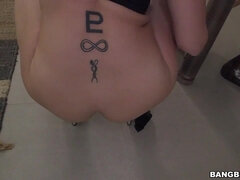 Gros cul, Gros seins, En levrette, Mère que j'aimerais baiser, Seins naturels, Pov, Solo, Nénés