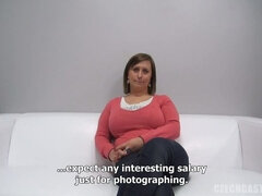 Iso perse, Ruskeahiuksinen, Tsekki, Luonnolliset tissit