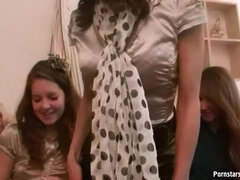 Ruhában, Házi készítésű, Leszbikus, Orgia, Buli, Szatén, Zuhanyozó, Swingers