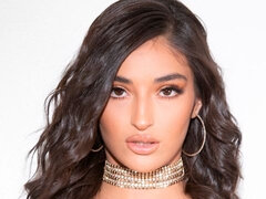 Anal, Cul, Sucer une bite, En levrette, Branlette thaïlandaise, Hard, Interracial, Fille latino