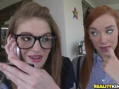 Iso kulli, Suihinotto, Rintava, Hd, Lesbo, Nännit, Ajeltu, Teini