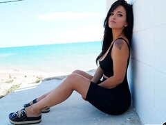 Hatalmas hátsó, Tekintélyes didik, Cumizás, Kézimunka, Érett feleség, Természetes mellek, Szabadban, Tetkó