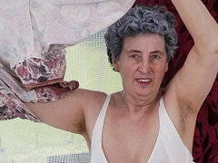 Leie, Grosser arsch, Grosse titten, Fingern, Masturbation, Reif, Kurzes haar, Solo