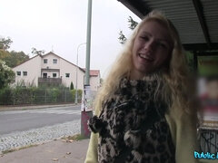 Amatør, Røv, Blondine, Pik sutte, Utro, Udendørs, Offentlig