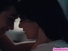 Красотки, Большие сиськи, Брюнетки, Сидя на лице, Волосатые, Крошечные, Порнозвезда, Киски