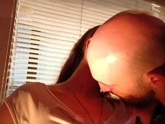 Cul à la bouche, Gros cul, Sucer une bite, Cocu, Tir de sperme, Fille latino, Nénés