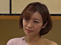 On a trip to a hot spring together, I was so excited by the naked body that I made the mistake of not telling anyone... 6