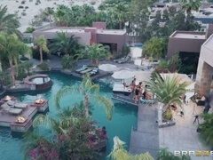 18 éves, Popó, Szőke, Orgia, Filigrán alkatú, Nuni, Tini, Játékszerek