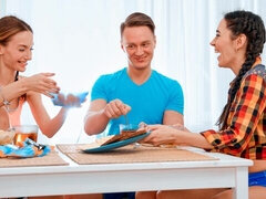 Leie, Grosser arsch, Grosser schwanz, Hundestellung, Absätze, Küche, Tätowierung, Jungendliche (18+)