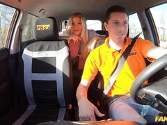 Amateur, Grosse bite, Blonde, Sucer une bite, Voiture, Seins naturels, Culottes ou slips, Maigrichonne