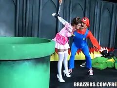 Grosse bite, Gros seins, Sucer une bite, Brunette brune, Hd, Monstre, Plan cul à trois