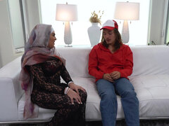 Blasen, Braunhaarige, Dildo, Hundestellung, Hd, Masturbation, Natürlichen titten, Überraschung