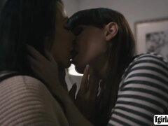 Tyłek, Niemowlę, Duże cycki, Obciąganie, Brunetka, Całować, Lizanie, Cipka