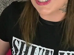 Amatorka, Duży tyłek, Brunetka, Erotyczne rozmowy, Okulary, Mamuśka, Solo, Tatuaż