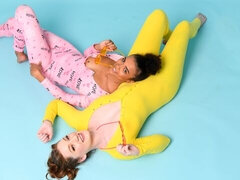 Μεγάλα βυζιά, Μαύρος, Σε στάση σκύλου στα τέσσερα, Μαύρος, Θηλυκό θηλυκό αρσενικό, Διαφυλετικό, Έφηβος, Τρίο