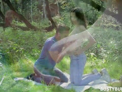 Velký zadek, Velké kozy, Brunetka, Prsatá, Monstrum, Přírodní prsa, Venku, Kozičky