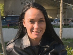 Kukk suging, Brunette, Bakfra, Runke, Slikking, Utendørs, Tenåring, Kikker