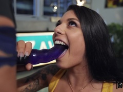 Arsch, Schwarz, Braunhaarige, Latina, Natürlichen titten, Piercing, Tätowierung, Titten