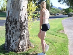 En gros plan de très près, Extrême, Pénétrer avec le poing, Masturbation, Orgasme, Public, Solo, Jouets