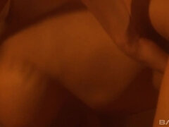 Bruinharig, Harig, Latijnse vrouw