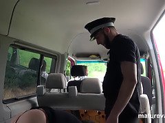 Wohlbeleibte schöne frauen, Grosse titten, Auto, Handjob, Hd, Riesig, Polizei, Titten