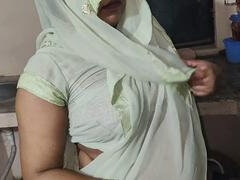 Enthousiasteling, Tante, Grote lul, Vies praten, Huisgemaakt, Huisvrouw, Indisch, Moeder