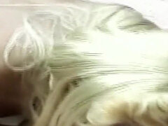 Anal, Stor pik, Blondine, Pik sutte, Sædskud, Kvindedreng, Shemale