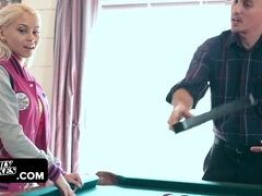 Amerikansk, Pik sutte, Sædskud, Komme på ansigtet, Give finger, Penge, Tabu, Bryster